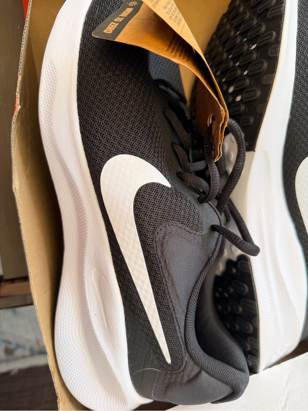 Nike Men's Black/White Running Shoes - Lightweight Comfort NWT 11